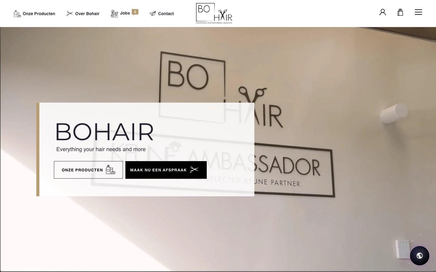 De site van Bo Hair: hun salonmuur met het logo en de knop Maak nu een afspraak.